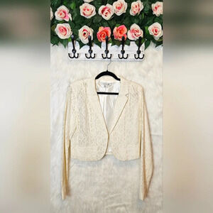Forever 21 Classic Off-White Lace Cropped Lined Blazer